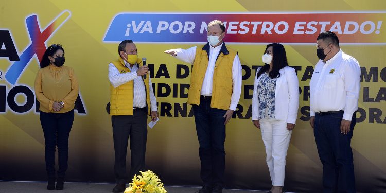 Rinde protesta Ernesto El Borrego Gándara como Candidato del PRD a