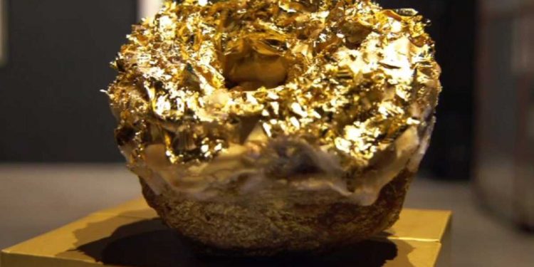 ¿Te imaginas una dona hecha de oro? pues existe, es comestible y muy cara