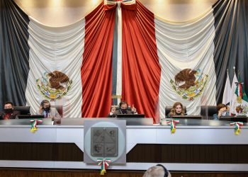 Iniciativas a favor de trabajadores y derechos de las mujeres