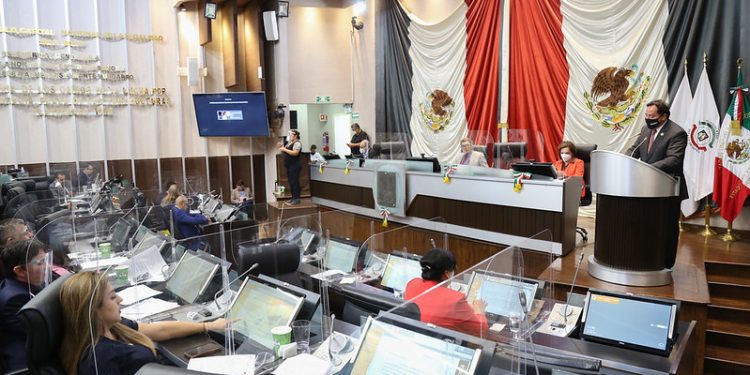 Llaman Diputados a reconsiderar presupuesto federal para educación