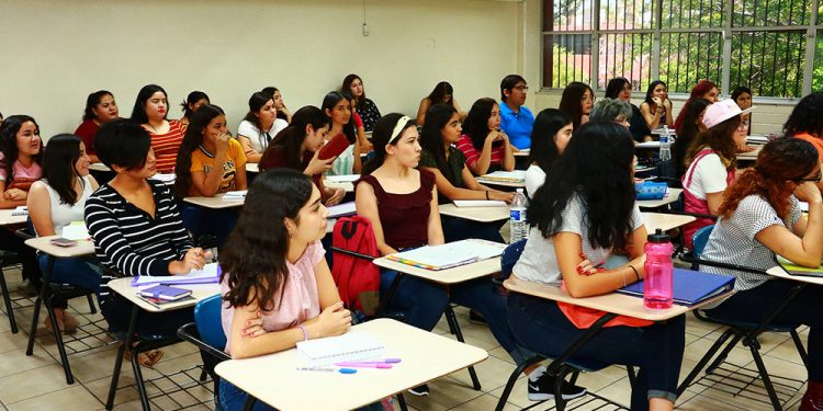 Aumenta cobertura nacional en educación superior, pero crece brecha de acceso