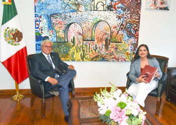 Comparte Alcaldesa experiencias con Gobernador de Baja California en Hermosillo