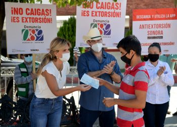Lleva Gobernadora Pavlovich apoyos a habitantes de Ónavas, Suaqui Grande y San Javier