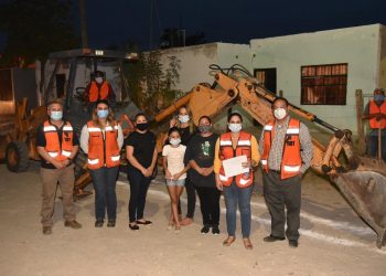 Continuan trabajos de pavimentación en Hermosillo ahora en Los Olivos