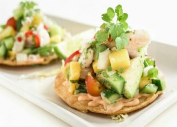 Irresistible ceviche de pescado con mango
