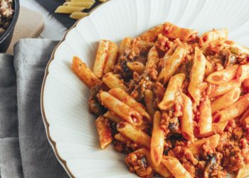 Deliciosa salsa BOLOÑESA con coliflor y champiñones, ¡sin carne!