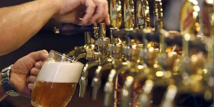 Así es el buen servir de una cerveza