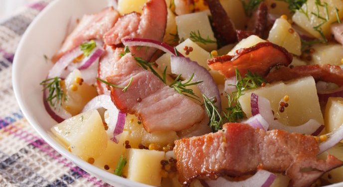 Cremosa ensalada de papa y tocino
