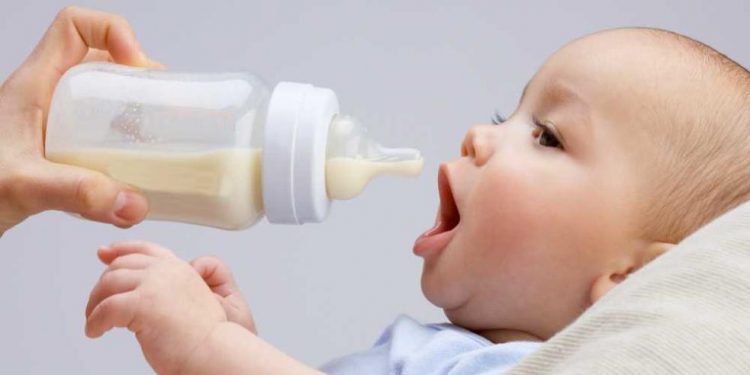 Las grandes cantidades de plástico que consumen los Bebés