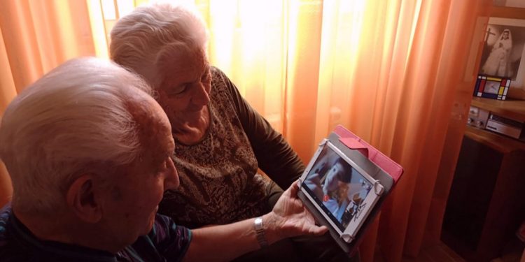 Ideas para que nuestros mayores no se sientan solos durante la cuarentena