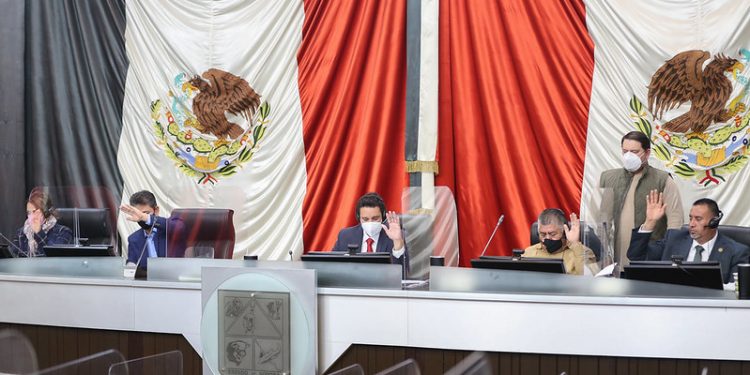 Reforman Ley de Educación en materia de vinculación y de prevención del delito