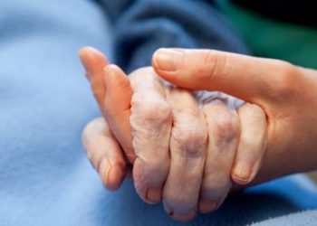 Aprueban en comisión decretos que modifican la Ley de Salud