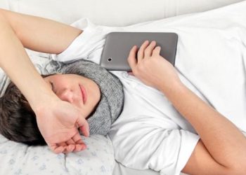 ¿Si o no dormir con el celular encendido?