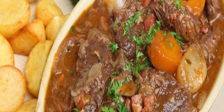 Delicioso estofado con papas 