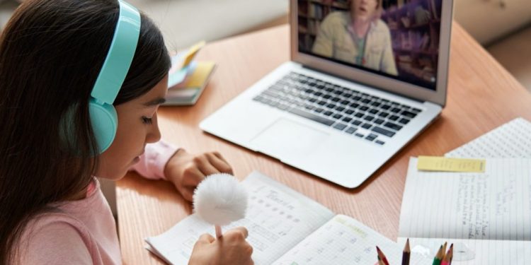 Este lunes reanudan clases a distancia alumnos y docentes de educación Básica