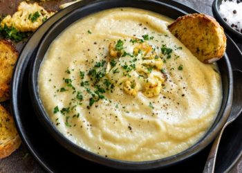 Cremoso hummus de coliflor para un snack saludable y ligero