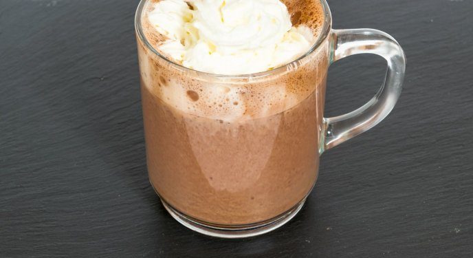 Cómo hacer chocolate caliente a la canela (sin azúcar ni lácteos)