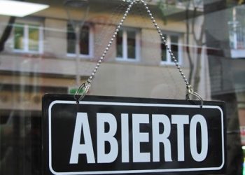 A partir de hoy el cierre de negocios se extiende a las 10 de la noche