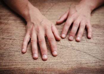 ¿Por qué decimos ‘toco madera’ y qué significado tiene?