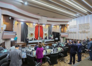 Adelante con iniciativa a favor del desarrollo económico y la generación de empleos