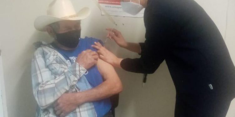 Inició la vacunación contra COVID-19 para adultos mayores en Sonora