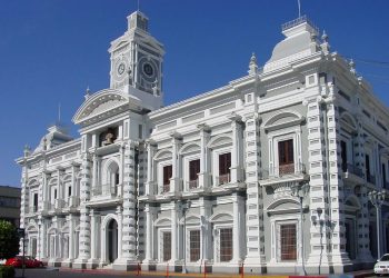 Deberán servidores públicos actuar con apego a la ley durante el proceso electoral