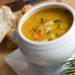 Sopa de ajo con pollo para reconfortar al alma