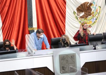 Legisladores aprueban acuerdos en materia de apoyo a mujeres y para protección de escuelas