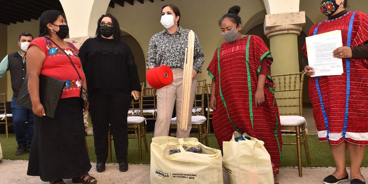 Por el rescate de tradiciones de la comunidad Triqui en Hermosillo: Celida López