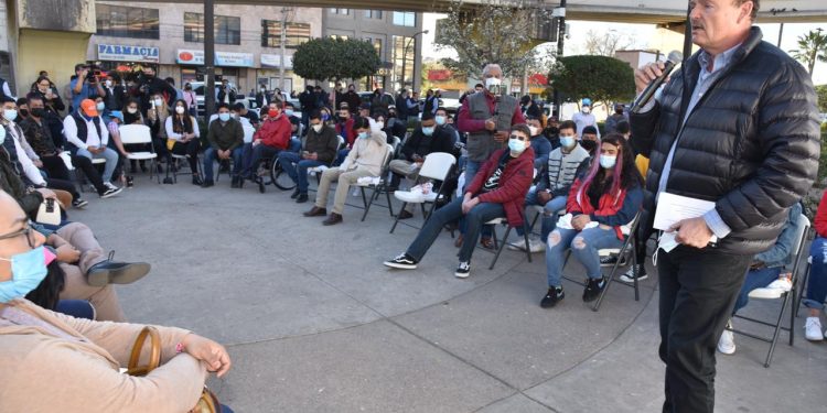 Licencias de conducir gratis a repartidores de comida en aplicaciones móviles: “Borrego” Gándara