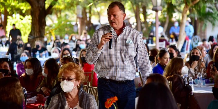 Necesitamos conectar a los niños sonorenses con un futuro ganador: “Borrego” Gándara