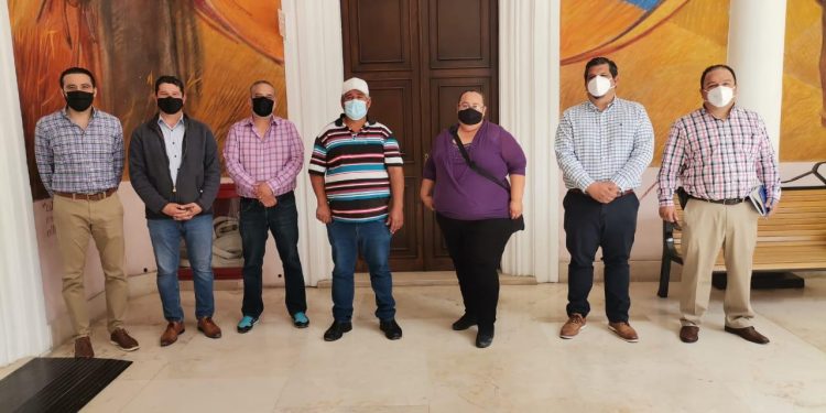 Acuerdan comerciantes de Kino y autoridades de Salud trabajar en equipo contra COVID-19