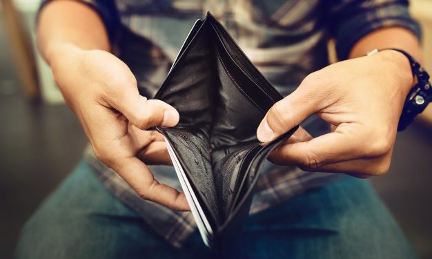 ¿Como hacer para ahorrar dinero con un ingreso ajustado?