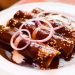 Disfruta de esta deliciosa receta “Enmoladas o enchiladas de mole”
