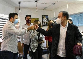 Se reunió Alfonso Durazo con jóvenes líderes de la entidad