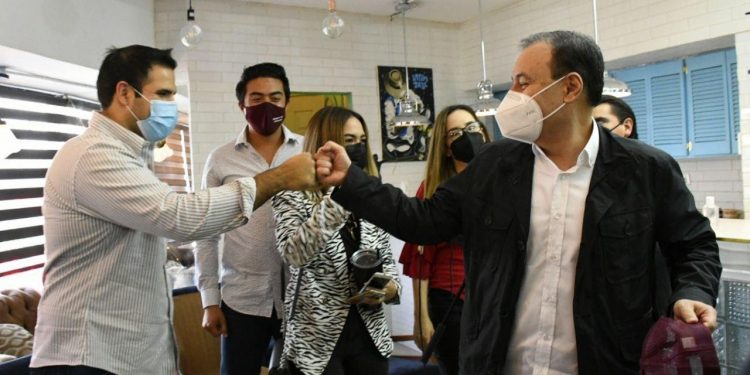 Se reunió Alfonso Durazo con jóvenes líderes de la entidad