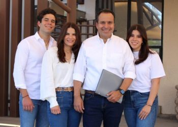 Se registra Antonio Astiazarán para contender por la alcaldía de Hermosillo.