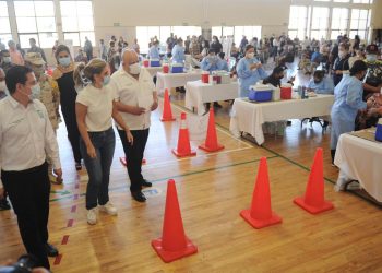 Reconoce Gobernadora Pavlovich a personal de salud por la aplicación de vacunas contra COVID-19 en Hermosillo