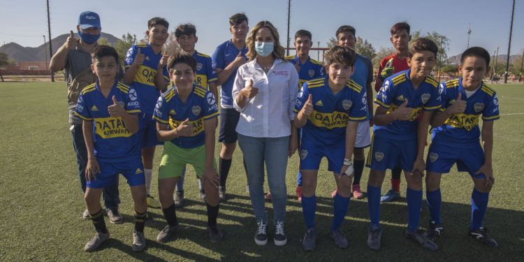 Arranca Lizeth Castro campaña con jóvenes en Pueblitos