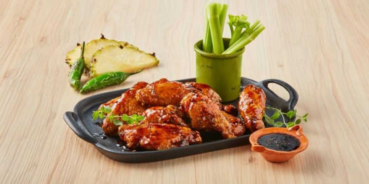 Alitas con salsa de piña toreada