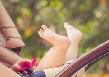 Carriolas de segunda mano: ¿qué peligros guardan y en qué te debes fijar?