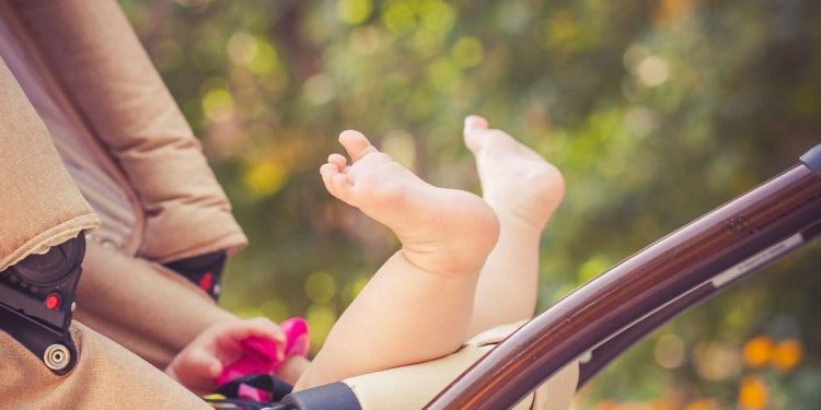 Carriolas de segunda mano: ¿qué peligros guardan y en qué te debes fijar?