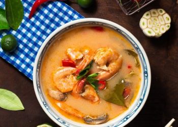 Delicioso caldo de camarón