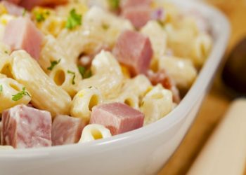 Ensalada de coditos hawaiana