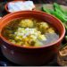 Saludable sopa de calabacitas con queso panela, ¡para comer o cenar!