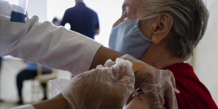 Hacen llamado a continuar con cuidados tras vacunación contra Covid-19