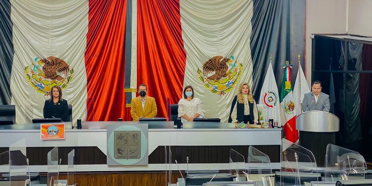 Iniciativa para otorgar útiles escolares gratuitos es turnada a comisión