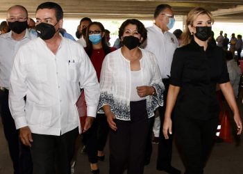 Concluye con éxito jornada de vacunación de maestros contra COVID-19 en Sonora