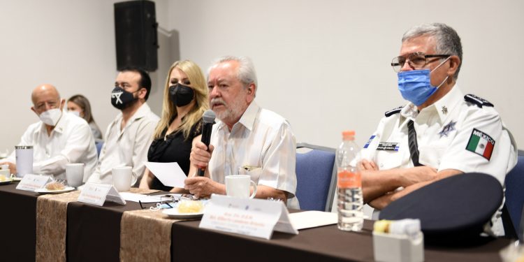 Agentes municipales concluyen su capacitación como policías turísticos