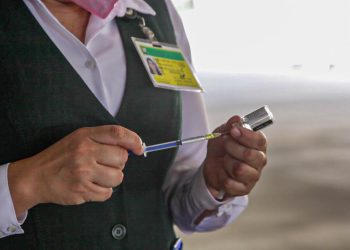 Por iniciar proceso de vacunación a embarazadas contra COVID-19 en Guaymas